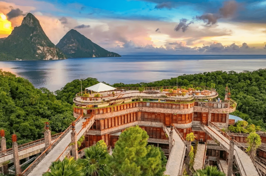 Free Competition - Win A Four-Night Stay At Jade Mountain Resort, St Lucia With Country & Town House Magazine